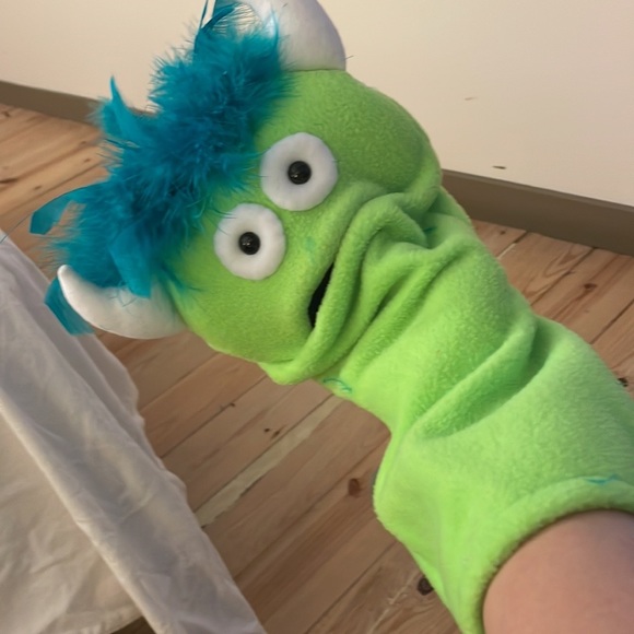 Weird Greeny Hand Puppet NWOT - Picture 12 of 14